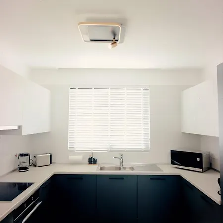 Two Bedroom Stylish With Sea And Mountains View *