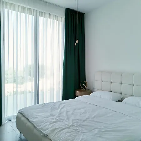 Daire Two Bedroom Stylish With Sea And Mountains View *