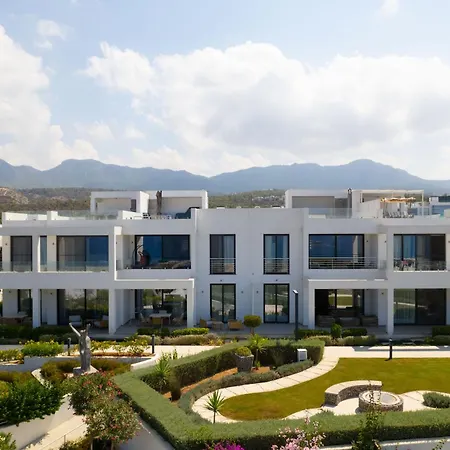 Two Bedroom Stylish With Sea And Mountains View *