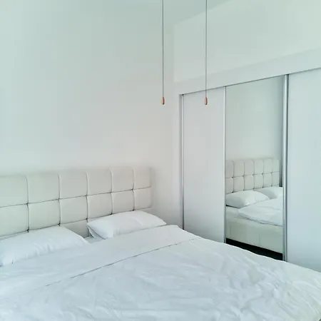 Two Bedroom Stylish With Sea And Mountains View Girne